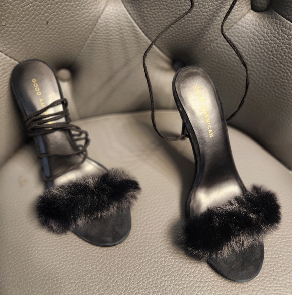 Good American Black Fur Sandals - Picture 3 of 7